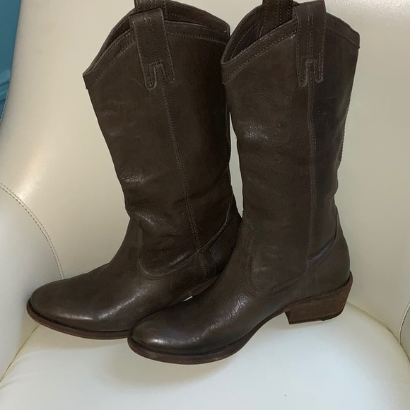 Frye boots size 6 like new condition - Picture 2 of 5